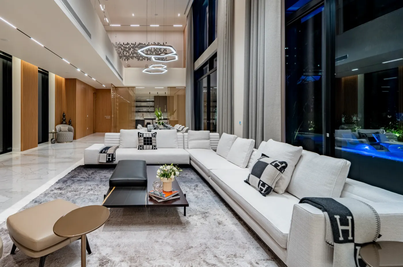 R9 Mansion
